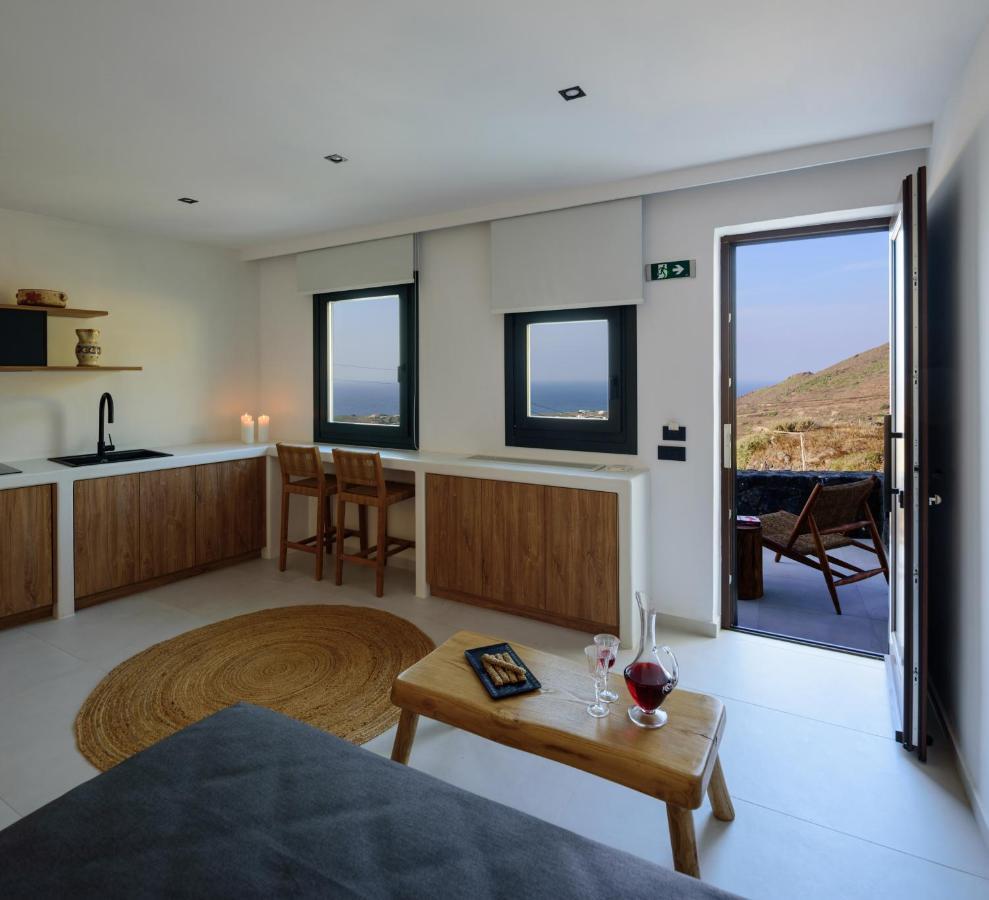 Ryolithos Suites Foinikia  Exterior photo